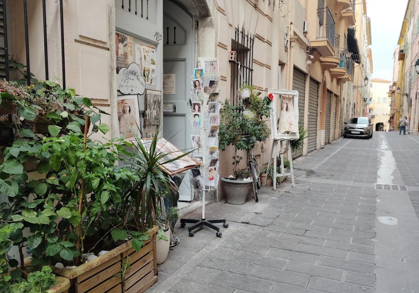 Abdel-Waheb Mahiddine, Menton